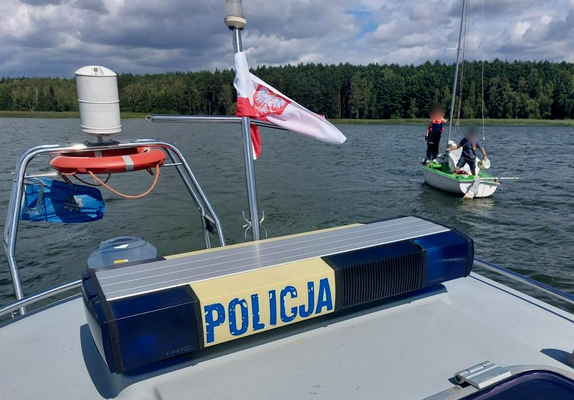 Kujawsko-pomorscy policjanci apelują o rozwagę podczas wypoczynku nad wodą!