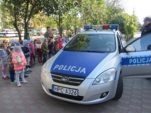 Przedszkolaki zaprosiły Policjantów