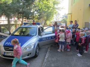 Przedszkolaki zaprosiły Policjantów