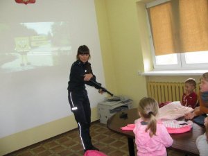 Przedszkolaki z wizytą u rypińskich policjantów