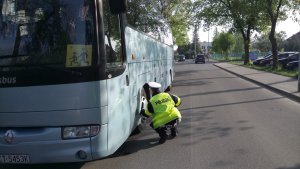 Kontrole autokarów dla bezpieczeństwa podróżujących