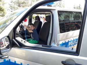 Policjanci na Dniu Dziecka