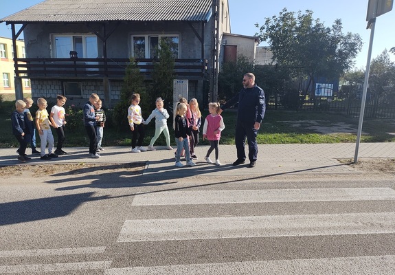 Rypińscy policjanci spotkali się z uczniami podstawówki