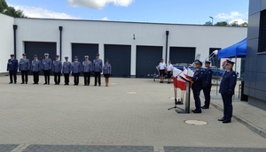 zdjecie policjantów oraz mówinicy na której przemawia komendant Wojewódzki